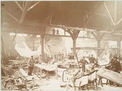 Foto Ikonik Pembangunan Patung Liberty