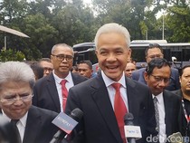 Hadiri Sidang Perdana Sengketa Pilpres 2024, Ganjar-Mahfud Tiba di MK