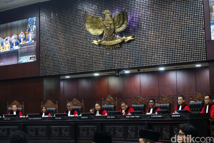 Ganjar Pranowo-Mahfud Md mengajukan gugatan terhadap hasil Pilpres 2024 ke MK. Ganjar-Mahfud meminta MK membatalkan keputusan KPU terkait hasil Pilpres.