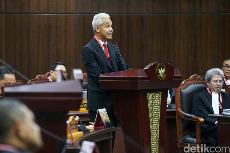 Ganjar Pranowo-Mahfud Md mengajukan gugatan terhadap hasil Pilpres 2024 ke MK. Ganjar-Mahfud meminta MK membatalkan keputusan KPU terkait hasil Pilpres.