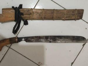 Dua Jari Damsir Putus Kena Tebas Golok Tetangga Usai Cekcok Mulut