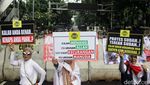 Hendak Demo ke MK, Massa Tertahan di Patung Kuda