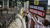 Massa aksi membawa sejumlah isu terkait dugaan pemilu curang bersamaan dengan sidang sengketa Pilpres yang diajukan paslon 01, Anies-Muhaimin.