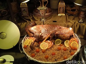 Buka Puasa Nikmat dengan Lamb Biryani hingga Baklava Legit