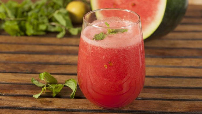 8 Minuman Rumahan yang Bisa Bikin Kadar Asam Urat Cepat Turun, Mau Coba?