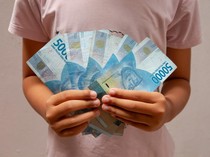Tips Alokasikan Duit THR Biar Nggak Boncos Seusai Lebaran