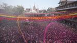 Tumpah Ruah Jutaan Warga India di Festival Holi