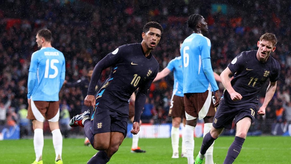 Jude Bellingham selamatkan Inggris lewat gol di pengujung laga (REUTERS/Carl Recine)
