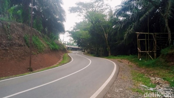 Jalur alternatif Cikidang Sukabumi.