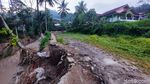 Menyelami Sunyi dan Sepi Kampung Diterjang Longsor