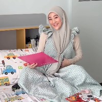 Kini usia kandungan Larissa Chou memasuki 6 bulan. Tak heran jika semakin ke sini, semakin kelihatan baby bump-nya. Foto: Instagram @larissachou