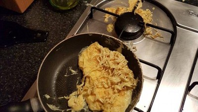 Kacau! 10 Netizen Adu Kekacauan Makanan di Dapurnya