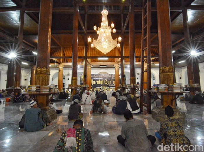 Masjid Agung Sunan Ampel