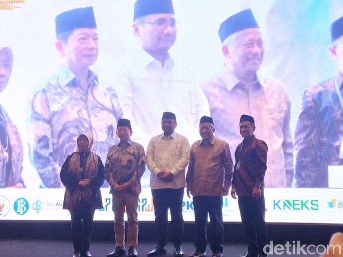 Menag Yaqut Cholil Qoumas dalam acara Gebyar Wakaf Ramadan 2024, Rabu (27/3/2024).