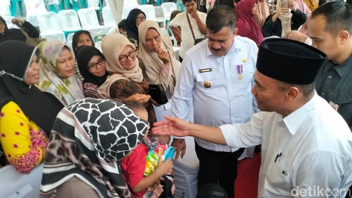 Menko PMK Muhadjir Effendy saat berkunjung ke Aceh. (Foto: Agus Setyadi/detikSumut).