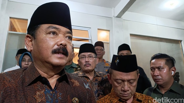 Menkopolhukam Hadi Tjahjanto saat ditemui wartawan di Ponpes Al Munawwir Krapyak, Bantul, Rabu (27/3/2024).