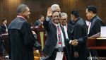 Momen Keakraban Ganjar-Mahfud dengan Tim Kuasa Hukum Prabowo-Gibran
