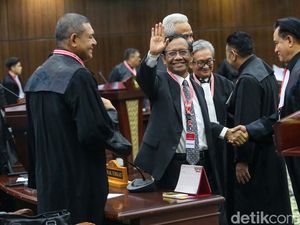 Mahfud: Kami Harap MK Ambil Langkah untuk Selamatkan Demokrasi-Hukum RI