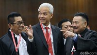 Seperti diketahui, Mahkamah Konstitusi (MK) menggelar sidang perdana sengketa Pilpres 2024 yang diajukan Ganjar Pranowo-Mahfud Md hari ini.