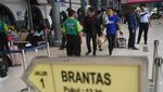 Stasiun Pasar Senen Mulai Dipenuhi Pemudik