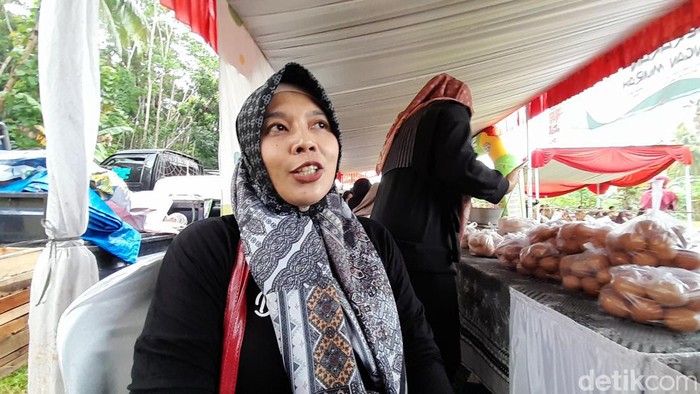 Nita, penjual telur ayam yang sukses di Pangandaran.