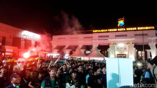 Nobar Arema FC vs Persebaya