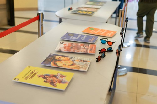 Pameran Sampul Manusia resmi dibuka buat umum mulai hari ini sampai 5 April 2024. Siap nostalgia dengan sampul-sampul kece ini?