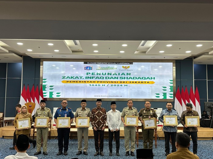 PAM Jaya Raih Penghargaan Zakat