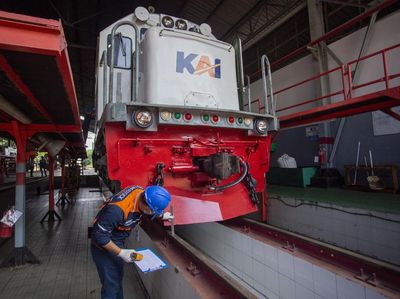 Jelang Mudik, Lokomotif Kereta Api Dipastikan Prima