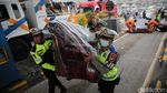 Penampakan 7 Mobil Terlibat Kecelakaan Beruntun di GT Halim Utama