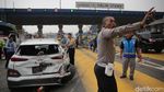 Penampakan 7 Mobil Terlibat Kecelakaan Beruntun di GT Halim Utama