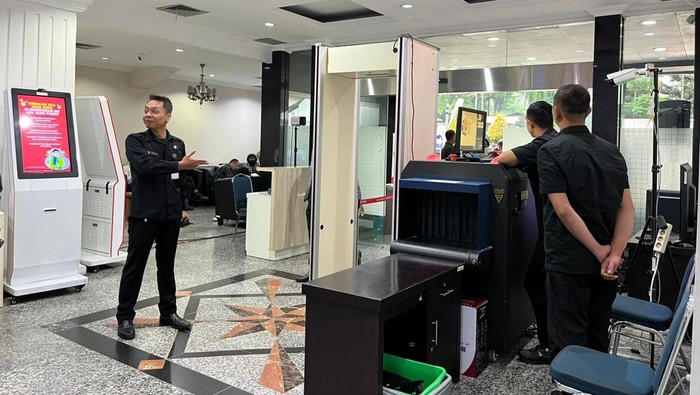 Pengamanan Gedung MK di Perketat Jelang Sidang Sengketa Pemilu (Anggi-detikcom)