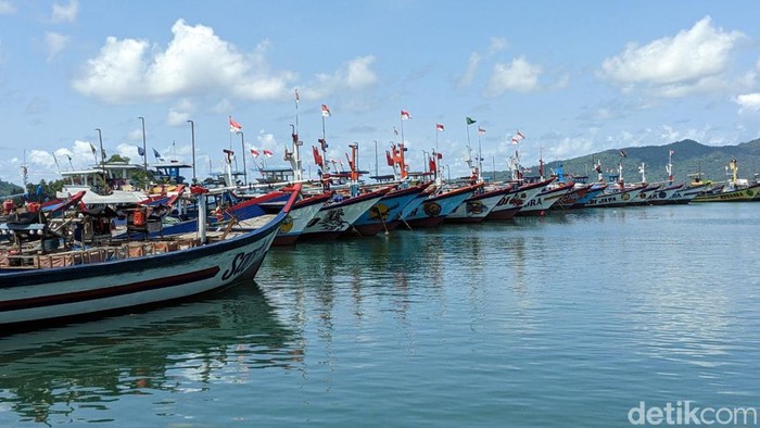 Perahu nelayan Trenggalek di Prigi