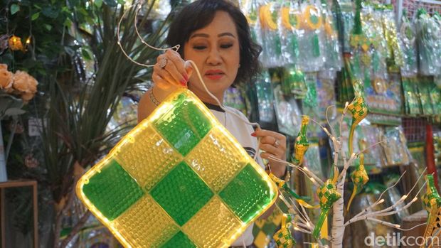 Pernak-Pernik Ramadan di Surabaya