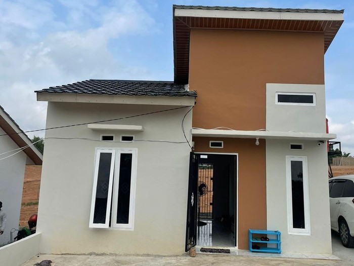 Tampilan depan rumah di Perumahan Fazza Regency