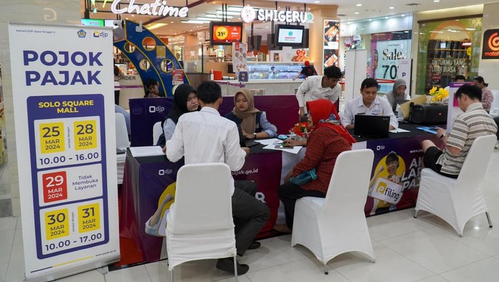 Pelayanan Pojok Pajak di Solo Square Mall.
