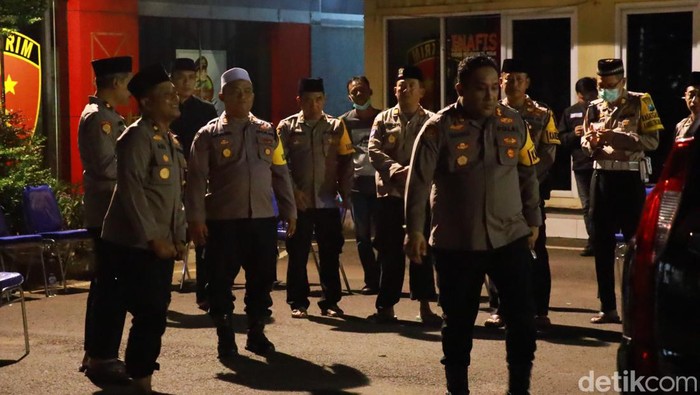 polres pelabuhan tanjung perak