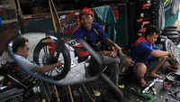 Menurut pengusaha, menjelang Lebaran permintaan jasa servis motor meningkat dari 20 unit per hari menjadi 50 sampai 70 unit sepeda motor per hari.  