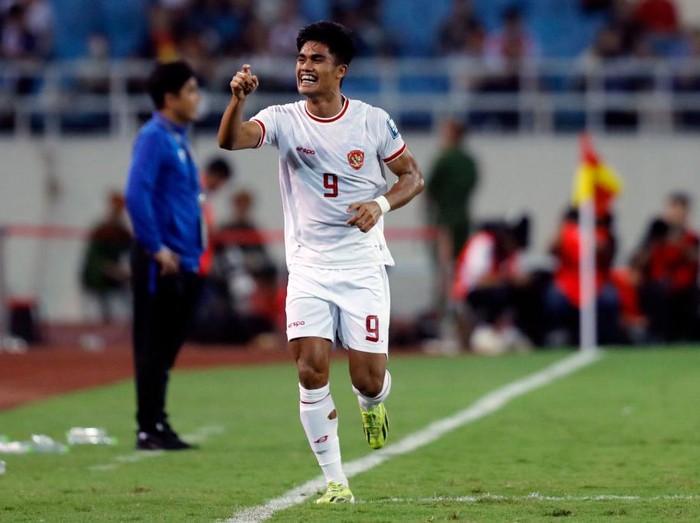 HANOI, VIETNAM - MARCH 26: Ramadhan Sananta of Indonesia celebrates after scoring the teams third goal during the FIFA World Cup Asian second qualifier Group F match between Vietnam and Indonesia at My Dinh National Stadium on March 26, 2024 in Hanoi, Vietnam. (Photo by Minh Hoang/Getty Images)