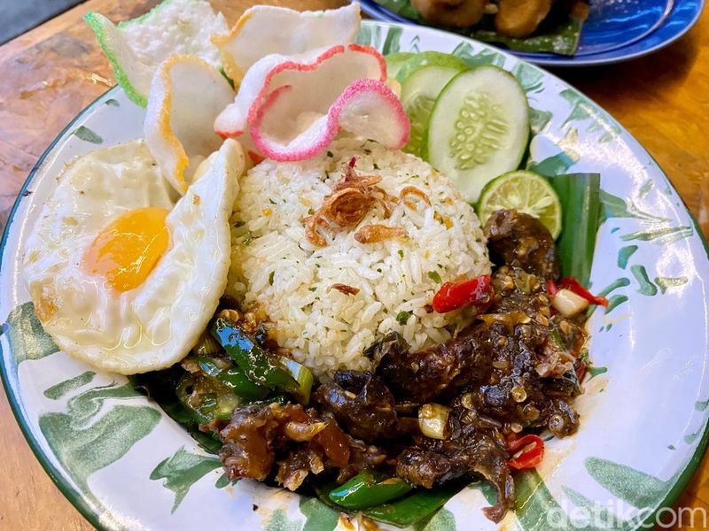 Ruangnamu: Nasi Jeruk Paru dan Gultik Tuanruma Enak di Coffeeshop Depok