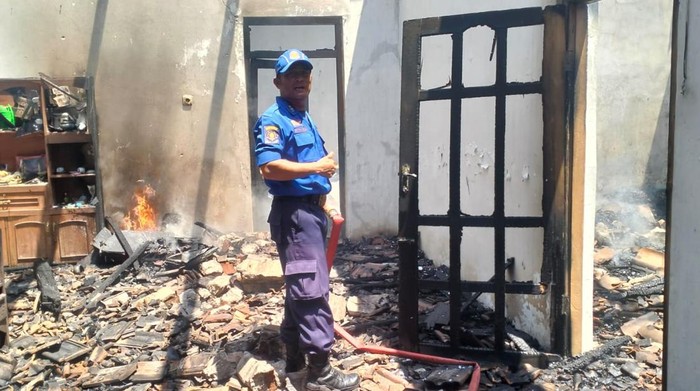 Rumah di Desa Polrejo, Ponorogo ludes terbakar