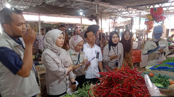 Satgas Pangan Polri mengecek ketersediaan dan harga bahan pokok di Riau.