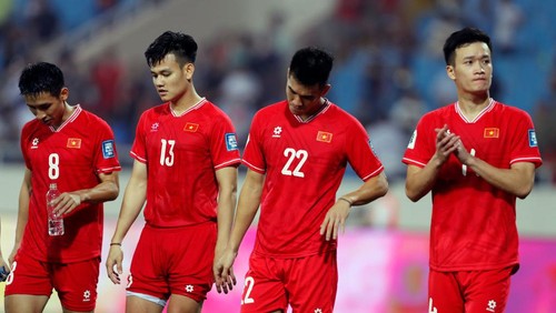 HANOI, VIETNAM - MARCH 26: Vietnam players look dejected after the teams 0-3 defeat in the FIFA World Cup Asian second qualifier Group F match between Vietnam and Indonesia at My Dinh National Stadium on March 26, 2024 in Hanoi, Vietnam. (Photo by Minh Hoang/Getty Images)