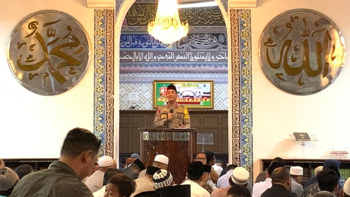 Wakapolda Metro Jaya Brigjen Suyudi Ario Seto memberikan pesan kamtibmas di Masjid Cut Meutia, Jakpus.