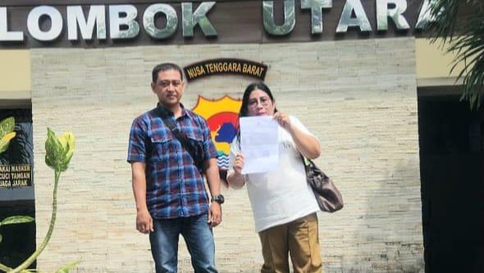 Warga Gili Trawangan saat melaporkan WN Prancis berinisial DA yang diduga mencuri properti di hotel miliknya. (Foto: Istimewa)