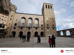 Adu Kamera Xiaomi 14 Vs iPhone 15, Oke Mana?