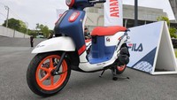 Menarikan, kombinasi Yamaha Fazzio x Fila juga tersedia dalam bentuk apparel seperti kaos, hoodie, topi bucket, tas punggung dan aksesori lain. Semuanya bisa didapat di dealer Yamaha dan outlet resmi Fila di Thailand. Foto: Doc. Greatbiker.