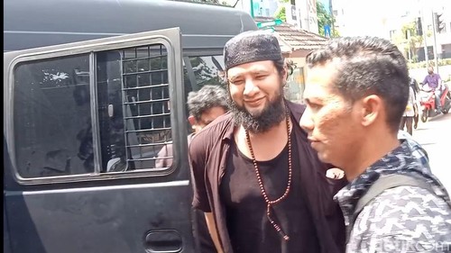 Ammar Zoni dan Ibra Azhari diserahkan ke Kejaksaan Negeri Jakarta Barat.
