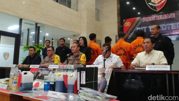 Bareskrim Polri membongkar kasus kecurangan BBM oleh SPBU