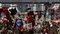 ISIS telah mengaku bertanggung jawab atas serangan tersebut, sebuah klaim yang secara terbuka diyakini oleh Amerika Serikat, dan kelompok militan tersebut telah merilis rekaman serangan tersebut. Para pejabat AS mengatakan mereka telah memperingatkan Rusia mengenai intelijen mengenai serangan yang akan terjadi awal bulan ini. REUTERS/Maxim Shemetov